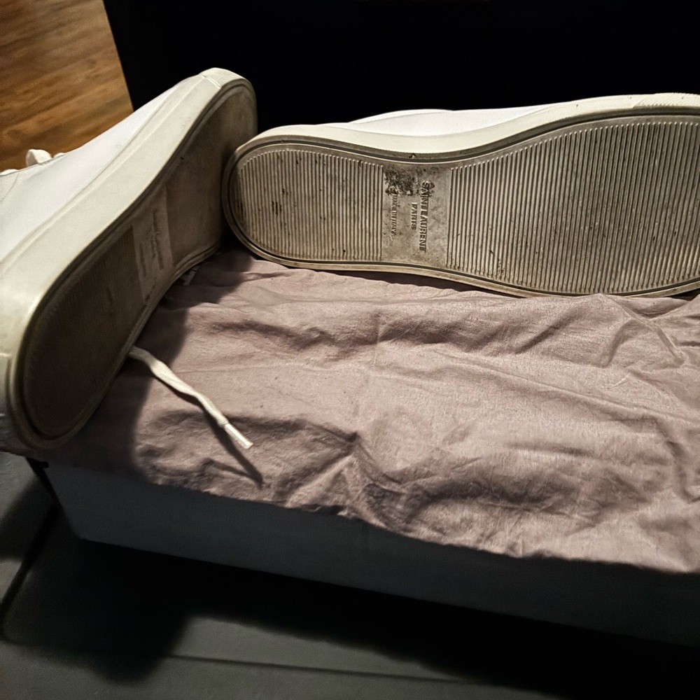 Saint Laurent White Minimalist Sneakers - Picture 5 of 5